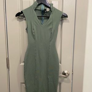 Slimming green dress.